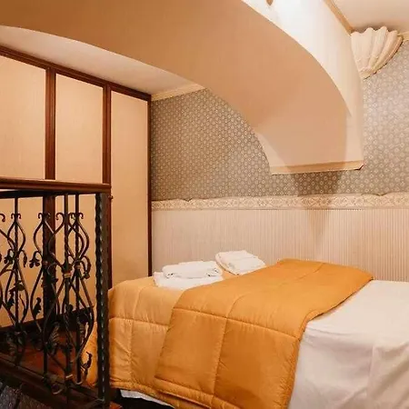 Apartment Royal Duomo Centro Storico 80 Mt Dal Duomo