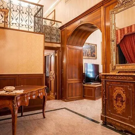 Royal Duomo Centro Storico 80 Mt Dal Duomo Apartment Naples