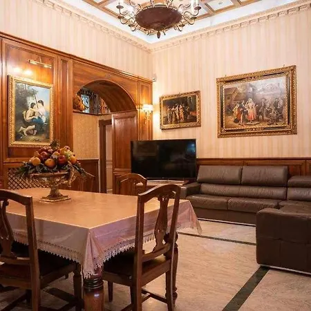Apartment Royal Duomo Centro Storico 80 Mt Dal Duomo *